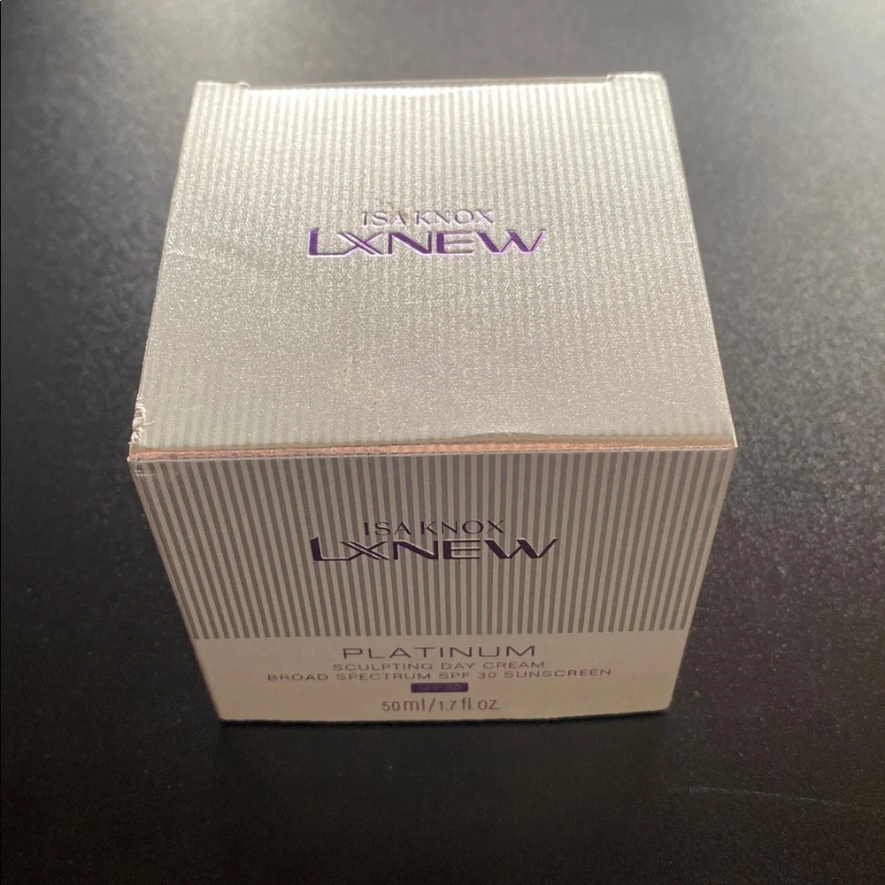 Avon Anew Platinum Day Cream SPF 30 - Picture 3 of 3